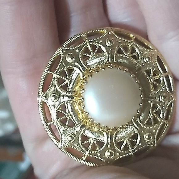 Beautiful Scarf Clip - Picture 5 of 5